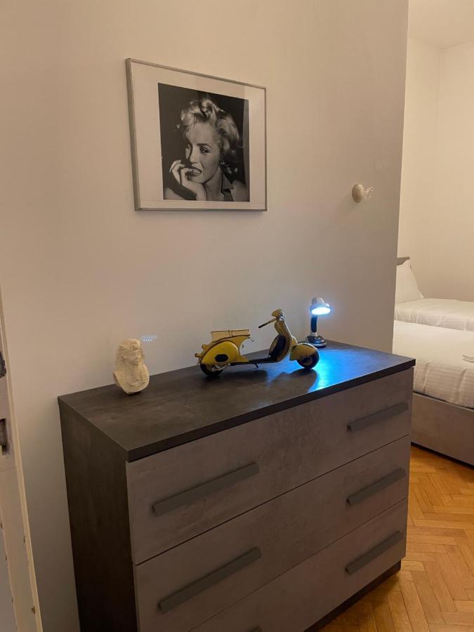 City House Viale Murillo Apartment Milan Luaran gambar