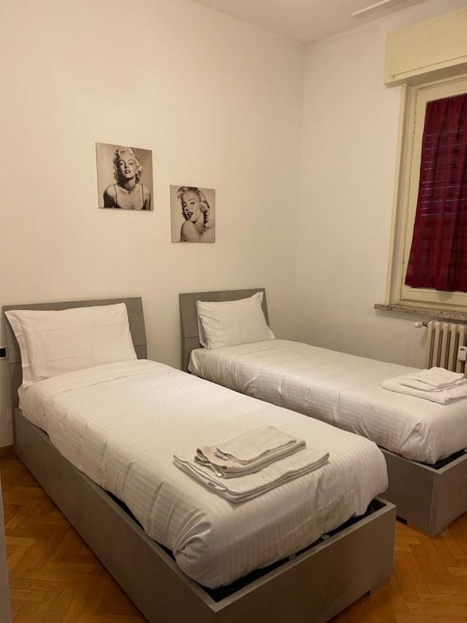City House Viale Murillo Apartment Milan Luaran gambar